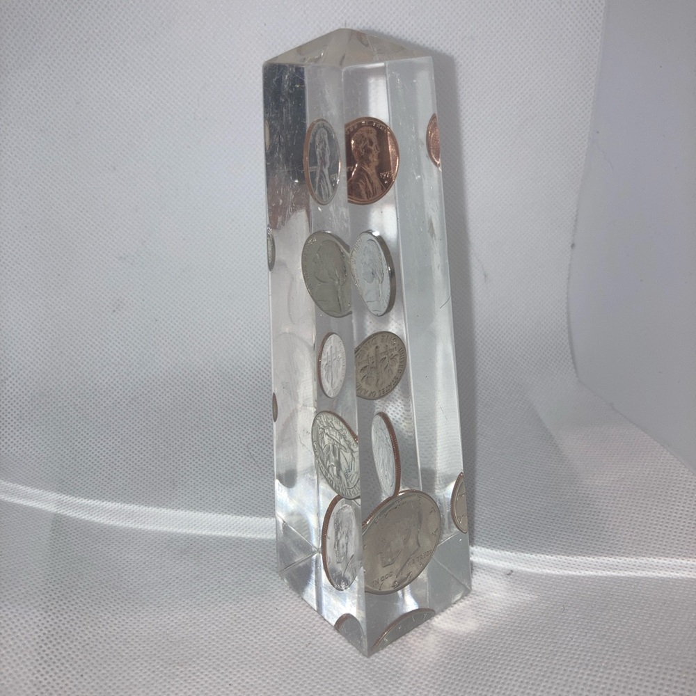 Vintage @1973 lucite obelisk paperweight with US coins